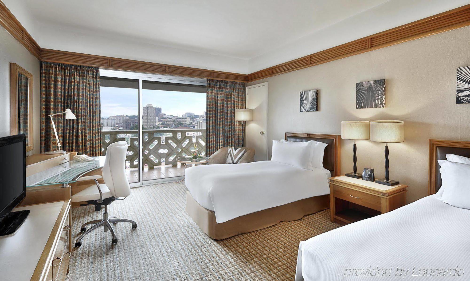 ฮิลตัน ยาอุนเด Hotel ภายนอก รูปภาพ
