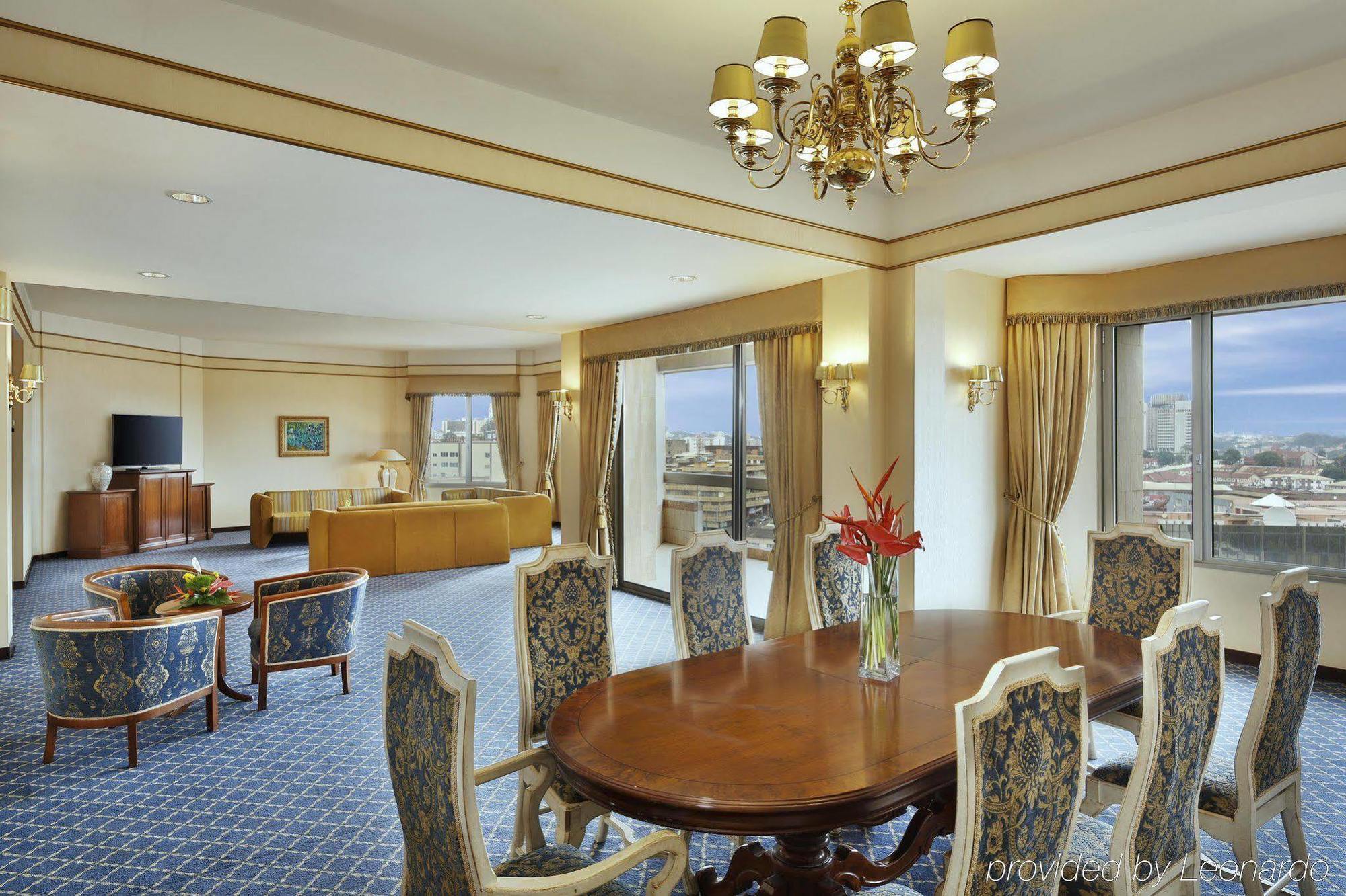 ฮิลตัน ยาอุนเด Hotel ภายนอก รูปภาพ