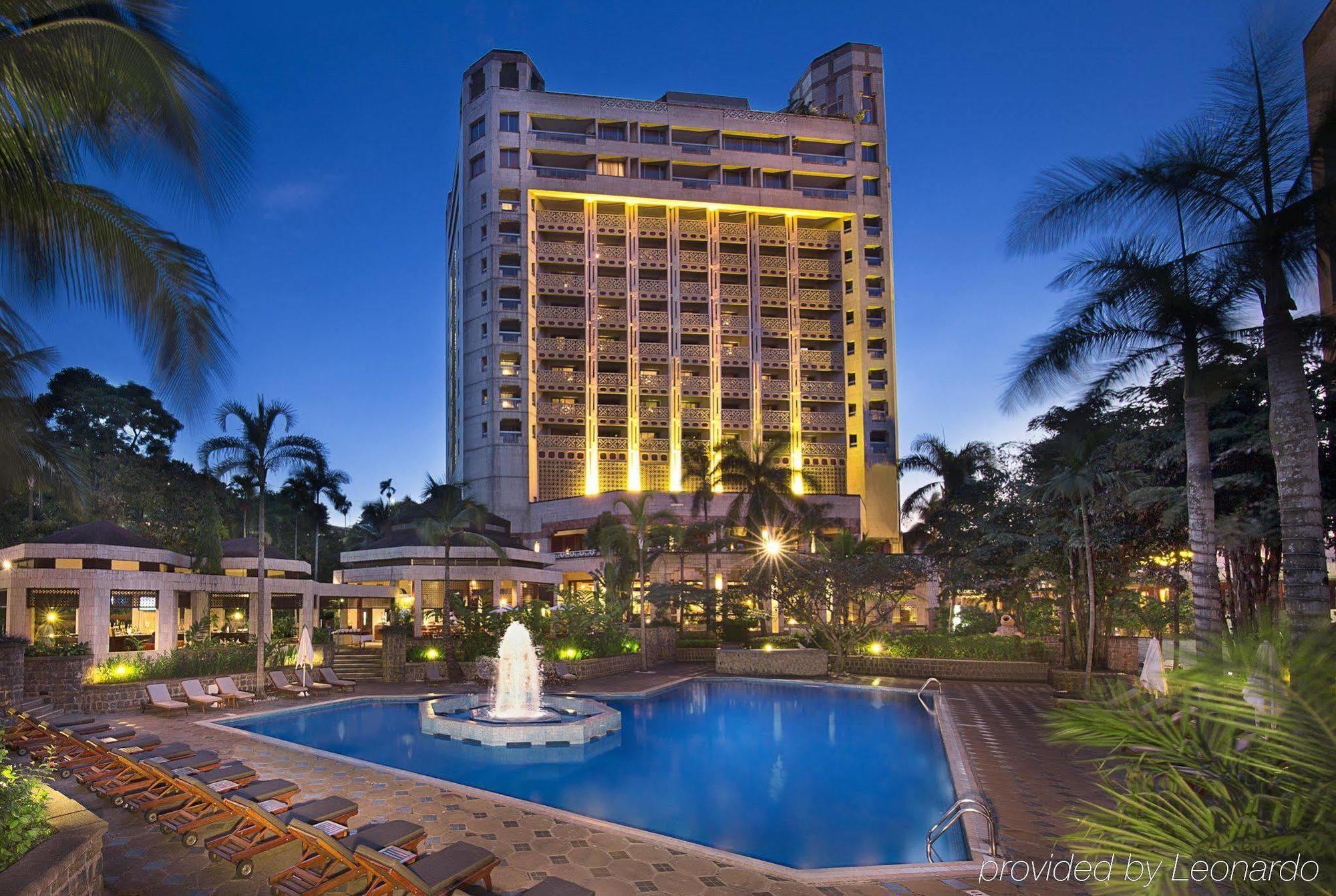 ฮิลตัน ยาอุนเด Hotel ภายนอก รูปภาพ