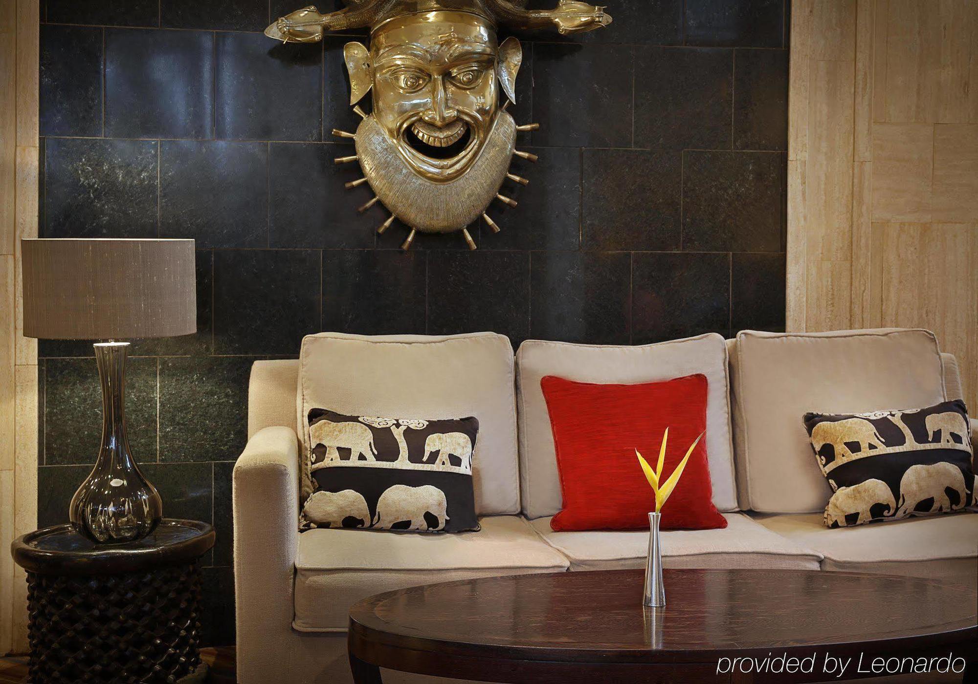 ฮิลตัน ยาอุนเด Hotel ภายนอก รูปภาพ
